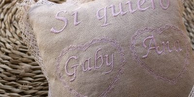 cojin novios para anillos boda con frase sí quiero y nombres novios