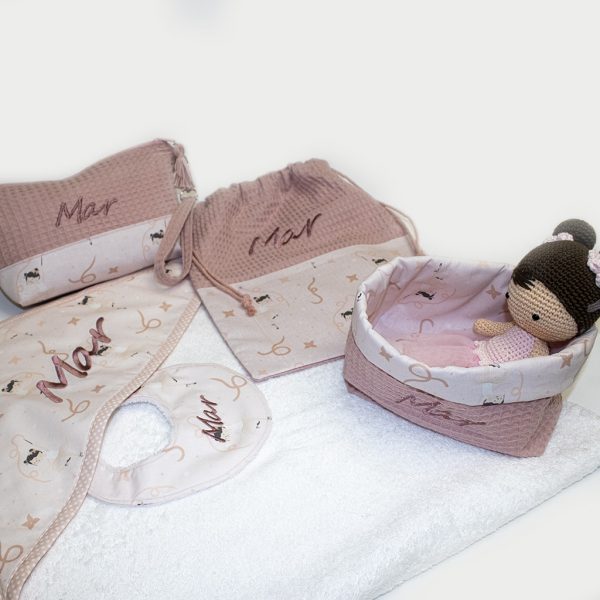 canastilla bebé rosa combinada con nombre