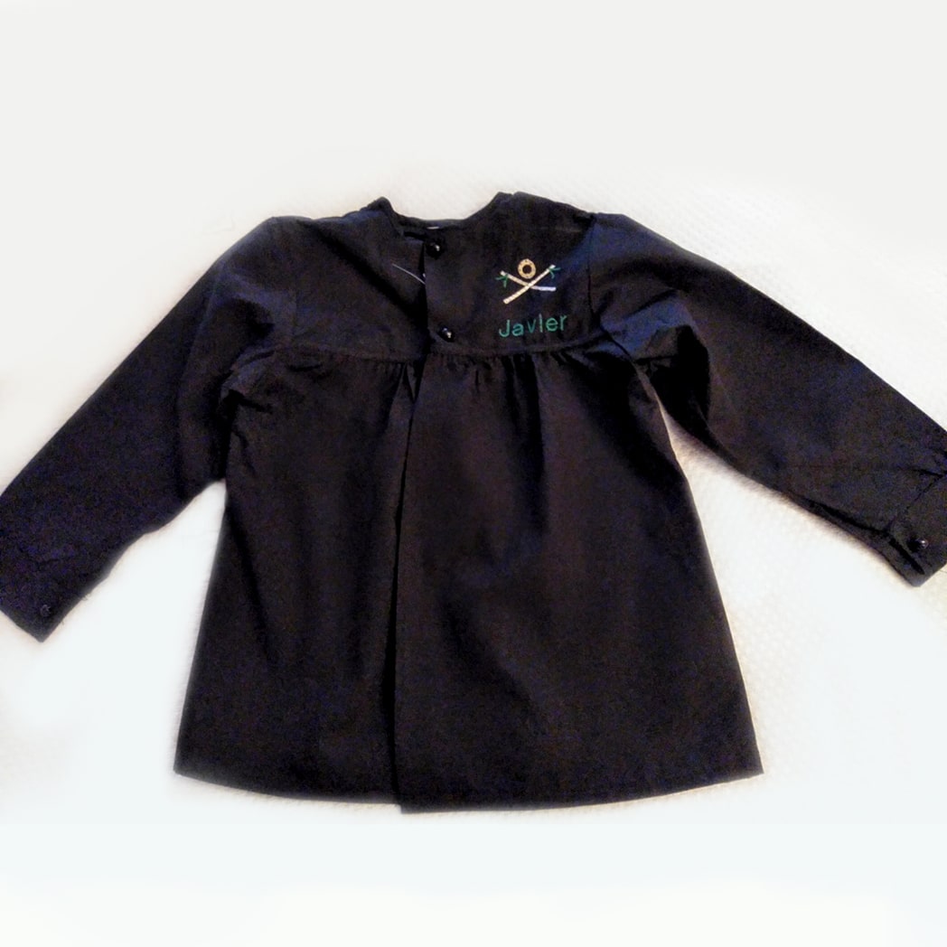 blusa negra magdalena con bordado nombr y rollo y caña